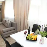 Studio Apartments Mirakul